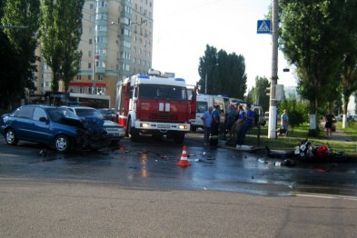 В Белгороде жестко сбили мотоциклиста В Белгороде жестко сбили мотоциклиста