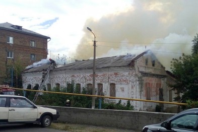 В Старом Осколе сгорело здание памятника архитектуры В Старом Осколе сгорело здание памятника архитектуры