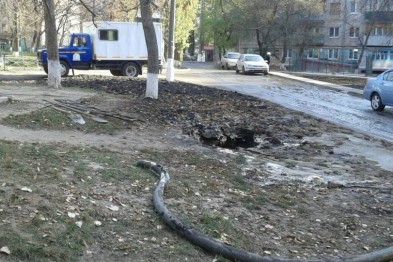 На Садовой на глубине в три метра порвался водопровод На Садовой на глубине в три метра порвался водопровод