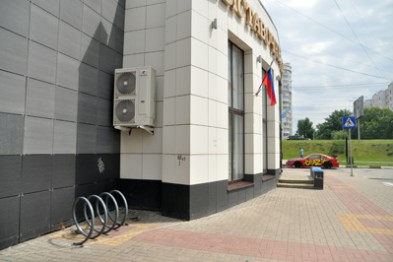 Белгородцы подарили выставочному залу «Родина» велопарковку