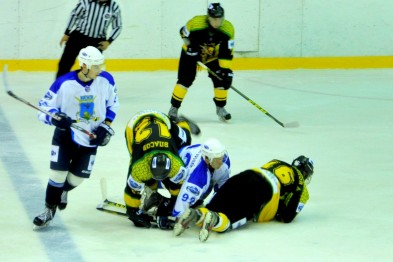 Хоккейный клуб «Белгород» одержал первую победу в сезоне
