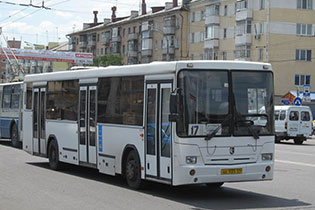 В Белгороде женщина пострадала при посадке в автобус