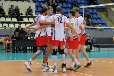 Белгородские волейболисты одержали победу в Новокуйбышевске