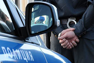 Белгородский бизнесмен прокатил на капоте полицейского за внеплановую проверку фирмы