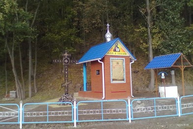 В Яковлевском районе на месте Пятницкого родника установили часовню и колодец