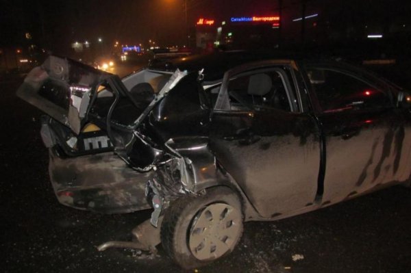 Пожилой водитель «Лады» погиб после столкновения с тягачом в Белгородской области