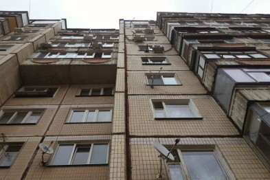 В Белгороде с крыши многоэтажки упала шестнадцатилетняя девушка