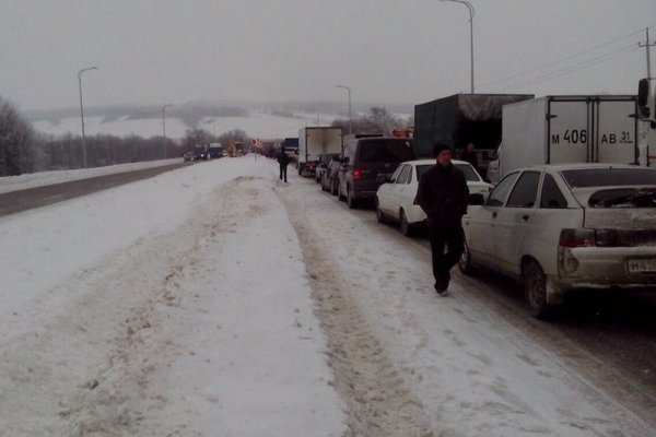 Под Белгородом произошло массовое столкновение машин