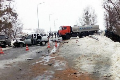В Белгородской области в столкновении легковушки с «КамАЗом» погибла женщина