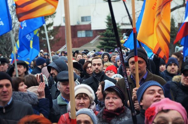 «Украинцы чуточку обиделись». Что говорили белгородцы на митинге в честь присоединения Крыма