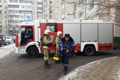 В Белгороде из горящей квартиры спасли женщину