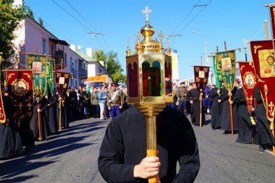 В Белгороде 1 мая состоится крестный ход и коммунистическое шествие