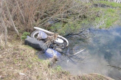 В Белгородской области мотоциклист-бесправник сбил пешехода