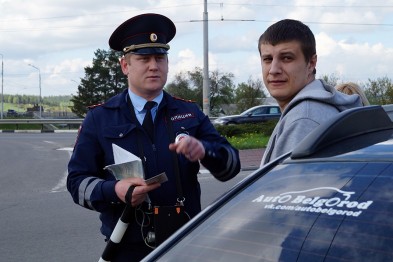 Ободрали всех. Как белгородские автоинспекторы ловили водителей за тонировку