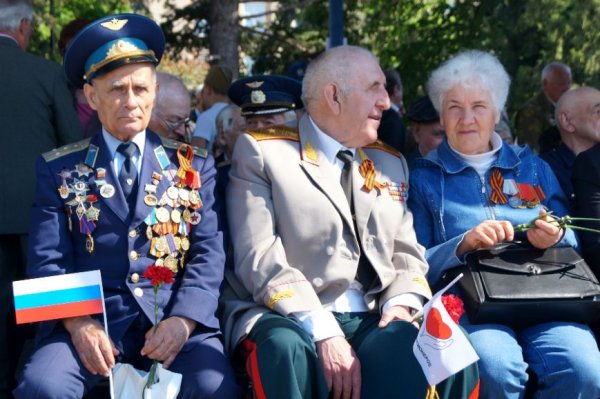 Белгородцы отпраздновали День Победы парадом и шествием «Бессмертного полка»