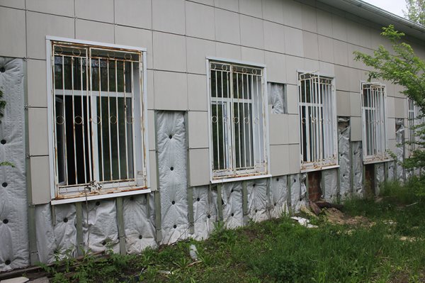 Детский сад-призрак. Заброшенное здание на улице Горького не пригодилось полиции и мэрии