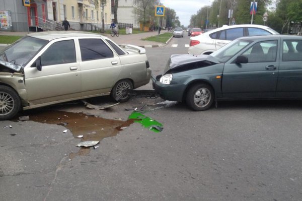 В Белгородской области погиб водитель врезавшегося в дерево ВАЗа