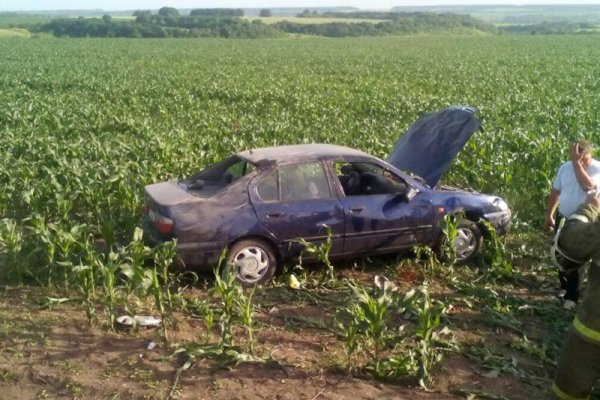 Под Белгородом КАМАЗ смял две легковушки