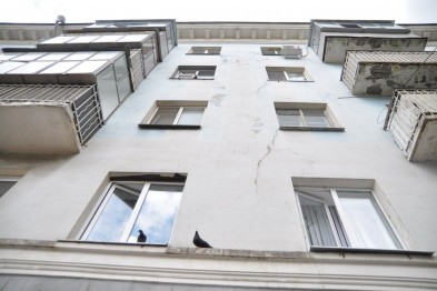 В Старом Осколе полуторагодовалый ребенок выпал из окна 4 этажа