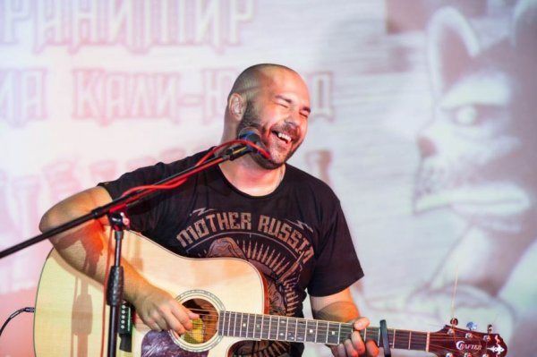 «Больше не хочу быть злым». Волгоградский рок-бард Бранимир о том, почему больше не может петь старых песен