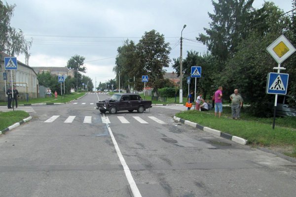 На белгородской трассе столкнулись иномарка и бензовоз: двое погибших