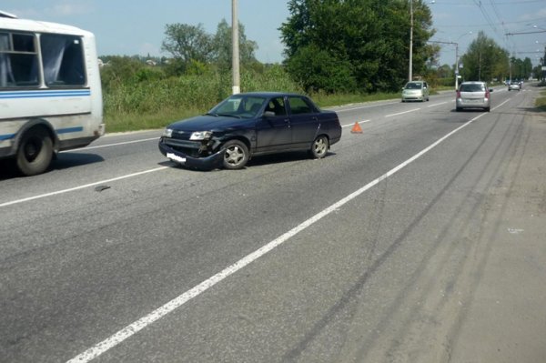 Под Белгородом водитель «Нивы» протаранил «Рено»