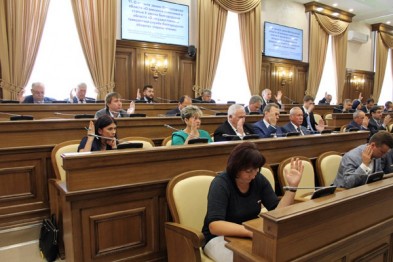 Белгородским бюджетникам подняли планку по стажу для пенсии за выслугу лет