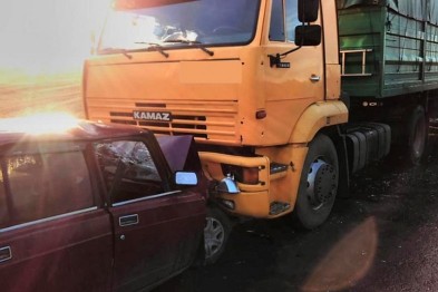 В Белгородской области в ДТП с КамАЗом погибли два человека