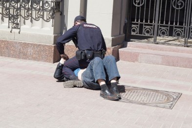 Белгородские полицейские изъяли у иностранца полтора килограмма синтетических наркотиков