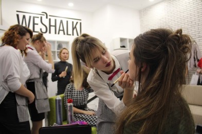 Мы даём площадку начинающим модельерам. В Белгороде открылся магазин дизайнерской одежды Weshalki