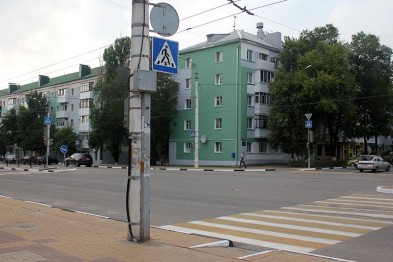 В Белгороде на переходе сбили двух женщин