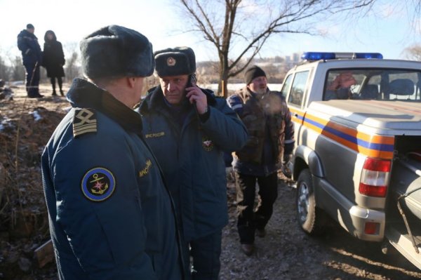 Белгородское МЧС провело учения по спасению провалившихся под лёд. Фоторепортаж