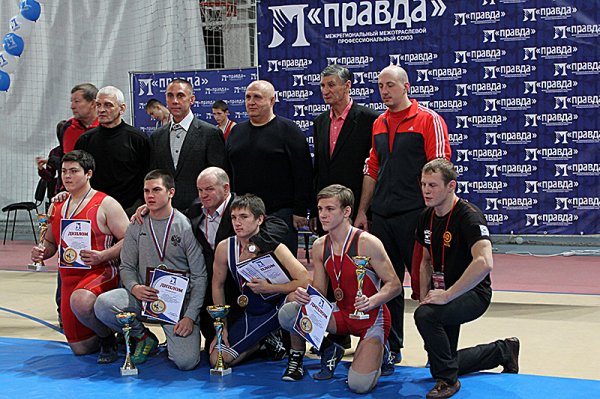 Чемпион и три призёра. В Белгороде прошёл турнир по греко-римской борьбе