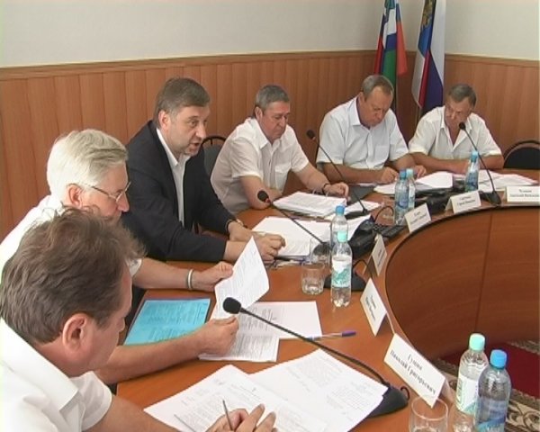 «Мы становимся придатком администрации». Как белгородские депутаты спорили о формализме в своей работе