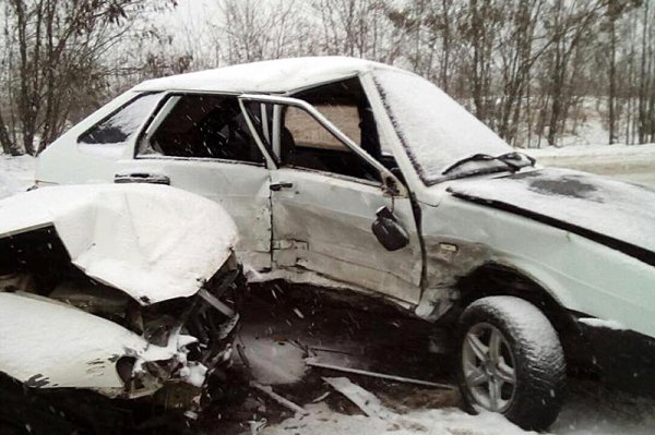 Снежный уик-энд принёс Белгородской области 11 аварий и два десятка пострадавших