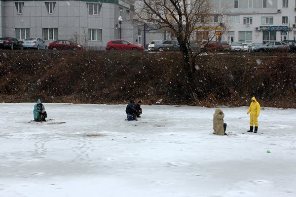 В Белгороде любители зимней рыбалки пренебрегают мерами безопасности