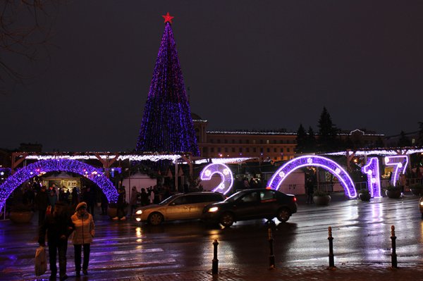 В Белгороде зажгли огни на главной элке города