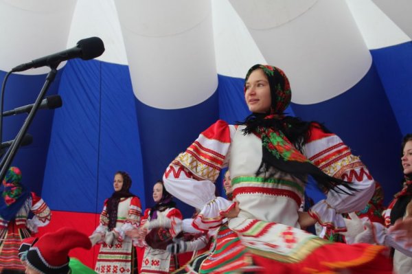 «В Сирии война кончится, с Украиной непонятки». Деды Морозы на «Маланье» предсказали будущее в Новом году
