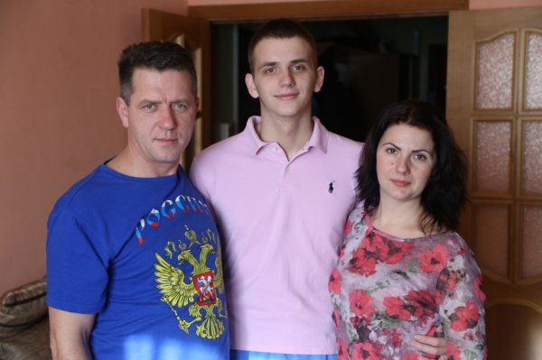 На руках у губернатора. История полуторамиллионного жителя Белгородской области Олега Цапкова