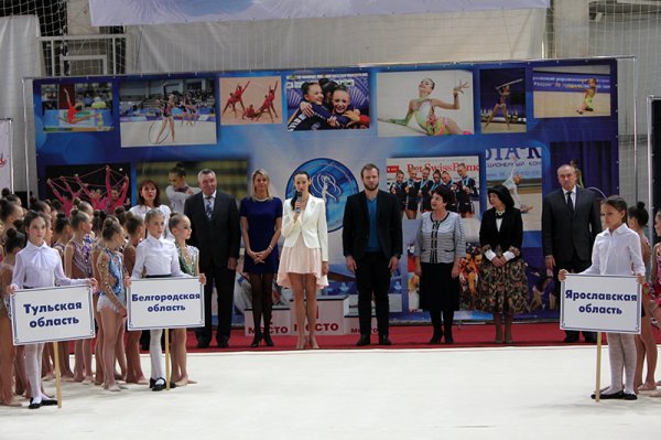 Олимпийские чемпионы открыли в Белгороде турнир по художественной гимнастике
