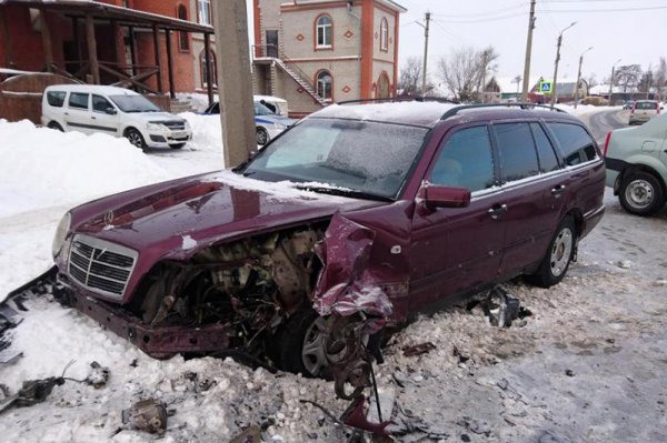 В Белгородской области на «зебре» сбили бабушку с внуком