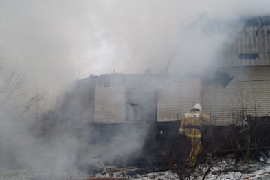 В Белгородской области во время пожара погиб мужчина и пострадала девушка
