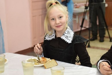 Белгородцев приглашают к опросу о безналичной оплате школьного питания