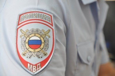 Белгородка около «Сити Молла» напала на полицейского