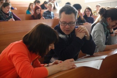Родители белгородских выпускников сдадут ЕГЭ по русскому языку