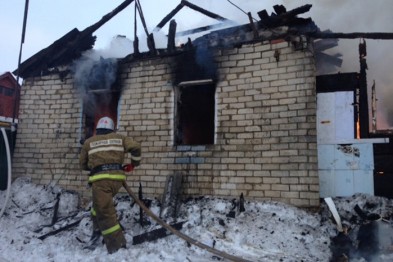 СК установит виновных в пожаре в доме многодетной семьи