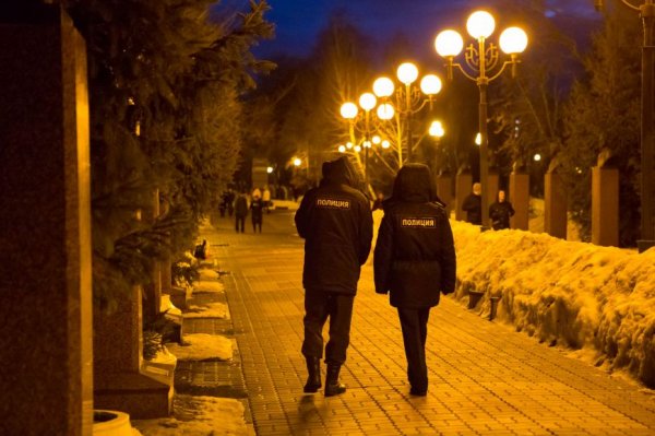 День защитника Отечества завершился фейерверком в парке Победы
