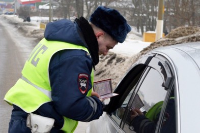 В феврале родители-водители 550 раз нарушили ПДД