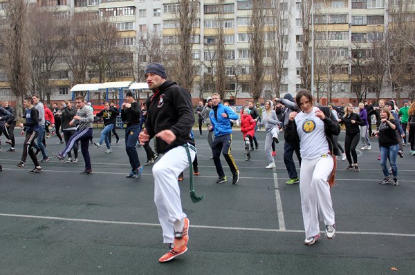 Алексей Стоян открыл в Белгороде сезон общегородских зарядок