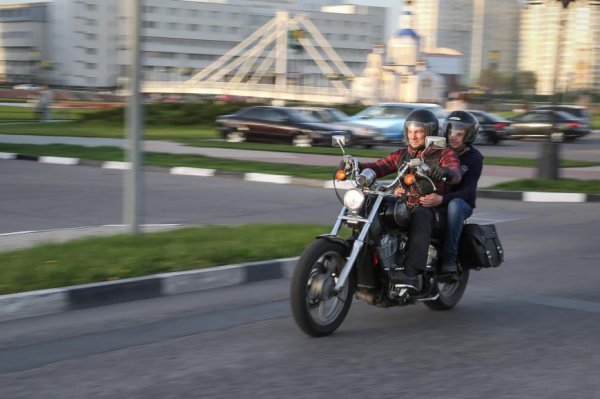 В Белгороде участники «Игр победителей» прокатились с байкерами